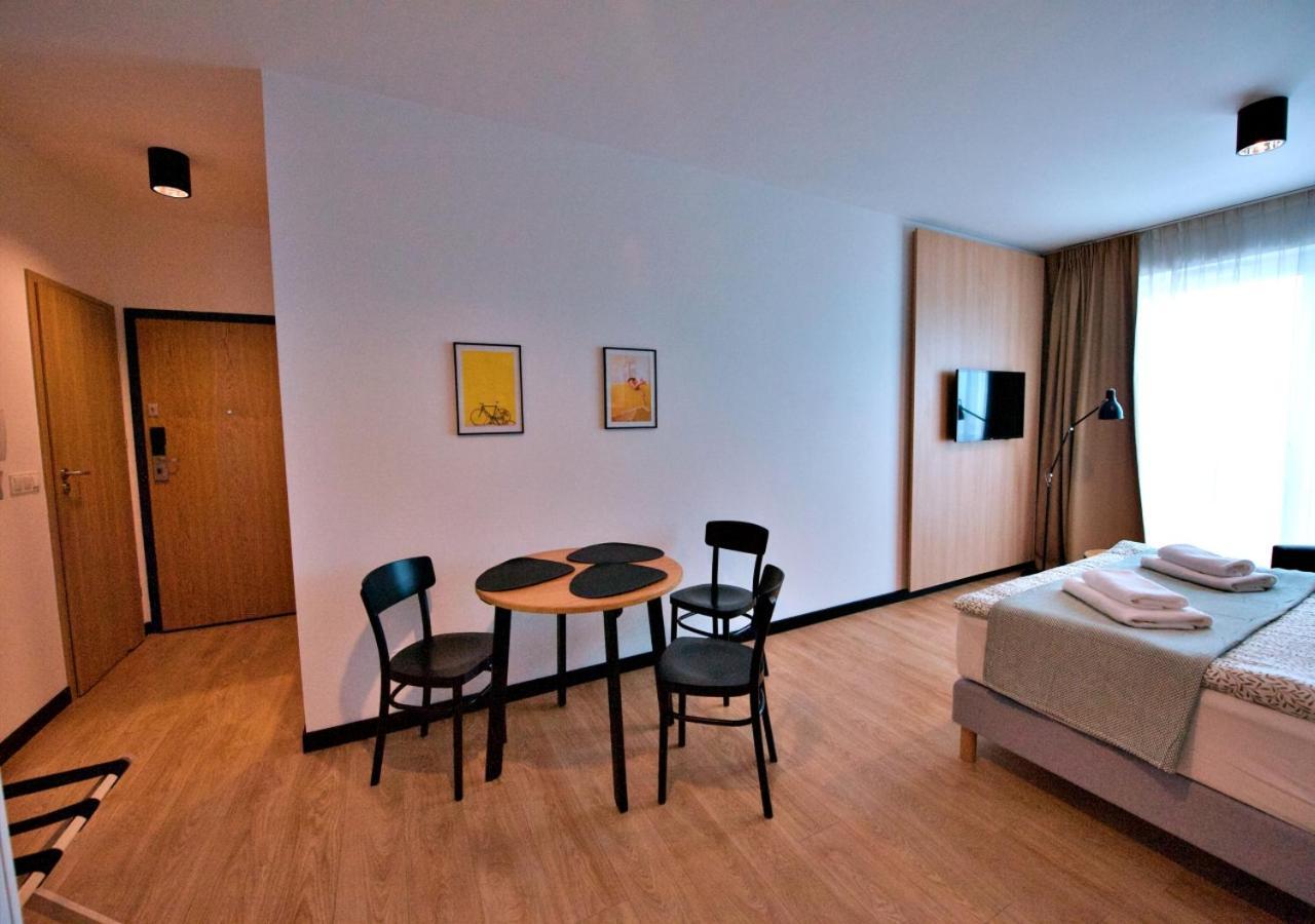Bk Aparthotel Praga - National Stadium - Comfortable Apartment For 4 People Warschau Exterior foto