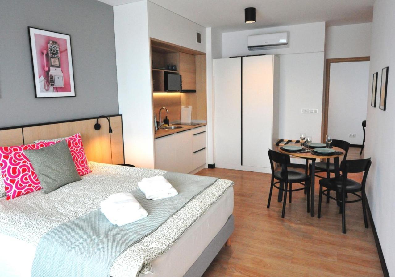 Bk Aparthotel Praga - National Stadium - Comfortable Apartment For 4 People Warschau Exterior foto